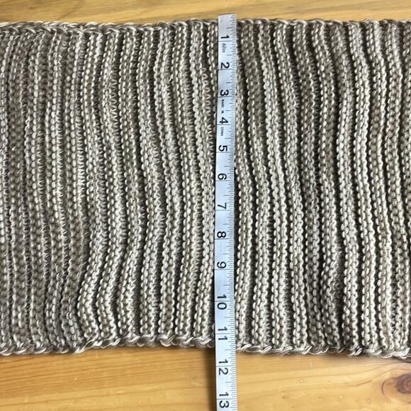 NWOT Unbranded Taupe/Brown Chunky Infinity Scarf - Picture 5 of 6